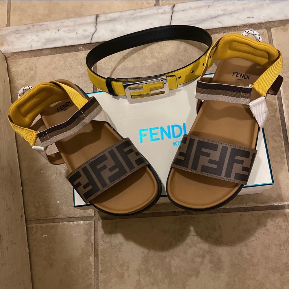 Little girls FENDI Sandals with Belt